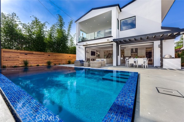 12732 Hortense Street, Studio City CA: https://media.crmls.org/medias/e4d968a3-b39b-417b-90aa-f3ba8b65ad37.jpg