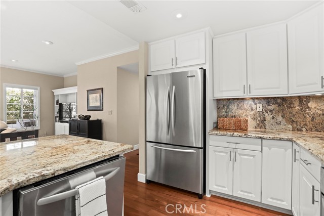 Detail Gallery Image 13 of 44 For 841 Sunstone St, Westlake Village,  CA 91362 - 3 Beds | 2/1 Baths