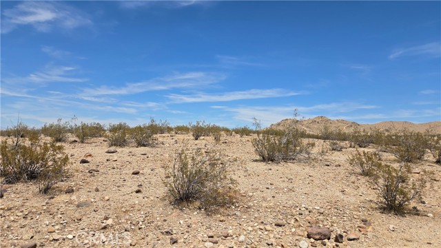 0 160th St vicinity Mercury Dr, California City CA: https://media.crmls.org/medias/e4dad87a-595f-47e3-b89c-c4b04603c864.jpg