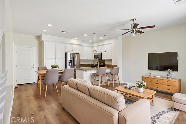 44118 Calle Luz, Temecula CA: https://media.crmls.org/medias/e4dbd7ad-d3c0-4010-b2cf-9b1ad6ce0c2c.jpg
