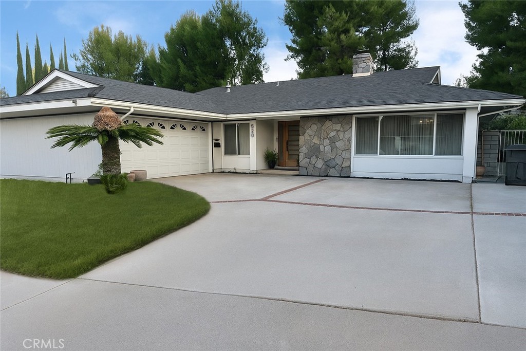 520 W Country Hills Drive