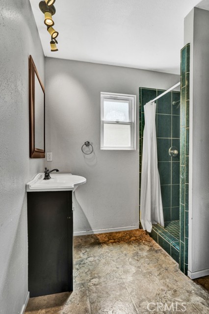 2378 Thisa Way, Hemet CA: https://media.crmls.org/medias/e4dd14bb-8b1d-4d76-8df8-c367a19ba054.jpg