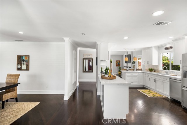 Detail Gallery Image 18 of 54 For 1520 E Newcrest Dr, West Covina,  CA 91792 - 3 Beds | 2 Baths