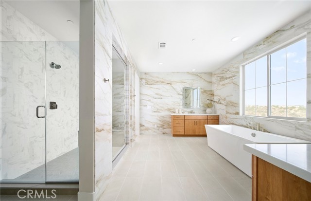 Detail Gallery Image 14 of 15 For 21208 Currant Court Pl, Chatsworth,  CA 91311 - 5 Beds | 5/2 Baths