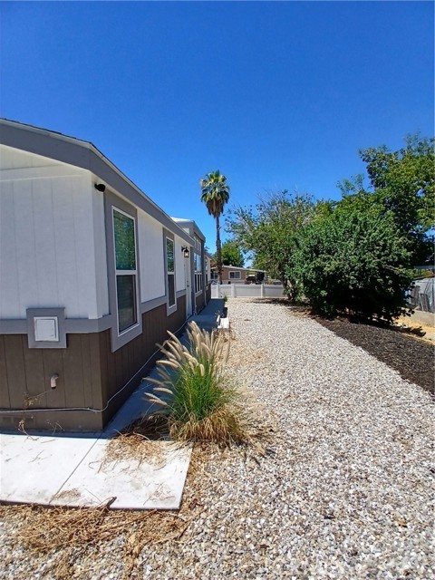 25382 Wanda Lane, Hemet CA: https://media.crmls.org/medias/e4ddab4e-604c-42b3-8efc-04798f34599b.jpg