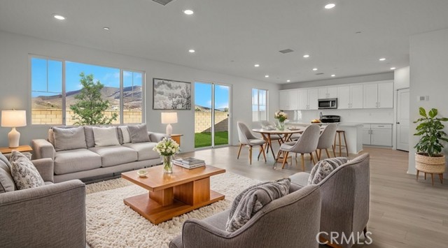 Detail Gallery Image 4 of 7 For 9583 Silverstein Dr, Riverside,  CA 92508 - 4 Beds | 3 Baths