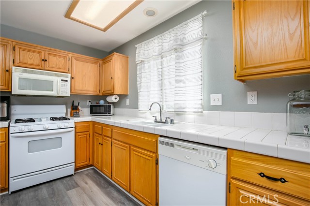 Detail Gallery Image 11 of 23 For 45451 Pickford Ave, Lancaster,  CA 93534 - 3 Beds | 2 Baths