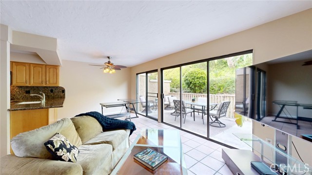 Detail Gallery Image 5 of 37 For 219 Avenida Adobe, San Clemente,  CA 92672 - 2 Beds | 1/1 Baths