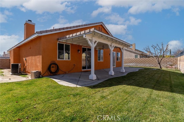 Detail Gallery Image 19 of 28 For 1639 W Norberry, Lancaster,  CA 93534 - 4 Beds | 2 Baths