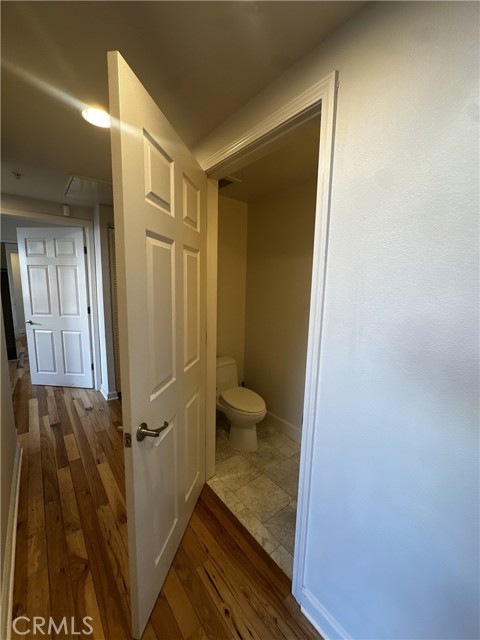 Detail Gallery Image 7 of 21 For 6038 Carlton Way #207,  Los Angeles,  CA 90028 - 2 Beds | 3 Baths
