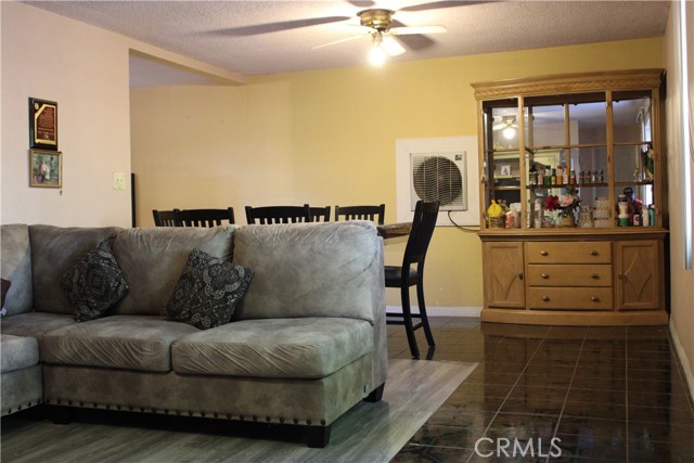 Detail Gallery Image 8 of 28 For 6392 Rustic, Jurupa Valley,  CA 92509 - 3 Beds | 2 Baths