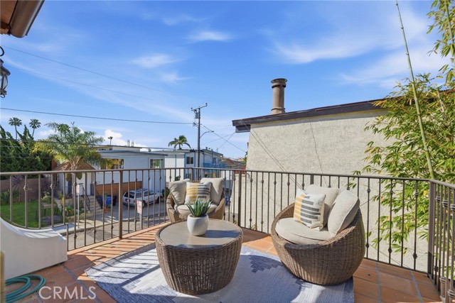 Detail Gallery Image 15 of 63 For 1001 2nd, Hermosa Beach,  CA 90254 - 5 Beds | 3/1 Baths