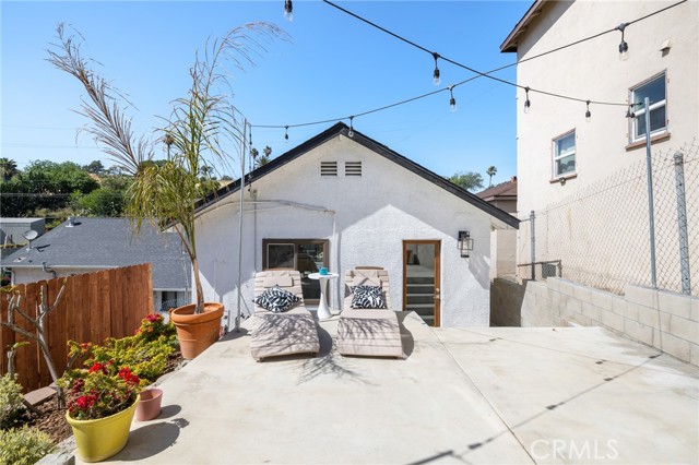 4142 Mercury Avenue, Los Angeles CA: https://media.crmls.org/medias/e4e0083a-64f7-4027-b272-6707717a081b.jpg