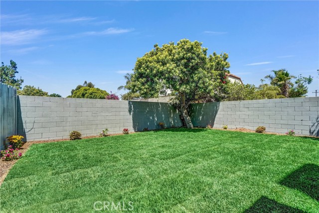 738 Amberwood Drive, Santa Ana CA: https://media.crmls.org/medias/e4e01191-1f2d-4d1e-b2b3-253610c69ae0.jpg