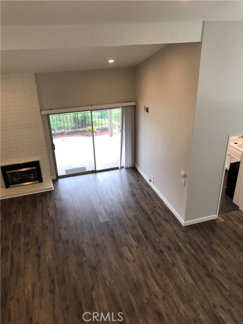 Detail Gallery Image 16 of 52 For 951 S Park Rim Cir, Anaheim Hills,  CA 92807 - 3 Beds | 2 Baths