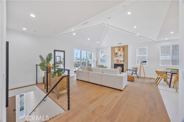 2420 Ives Lane, Redondo Beach, California 90278, 4 Bedrooms Bedrooms, ,3 BathroomsBathrooms,Residential,For Sale,Ives,SB25133700