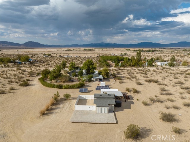 Detail Gallery Image 2 of 74 For 33895 Sunset Rd, Lucerne Valley,  CA 92356 - 5 Beds | 3/1 Baths