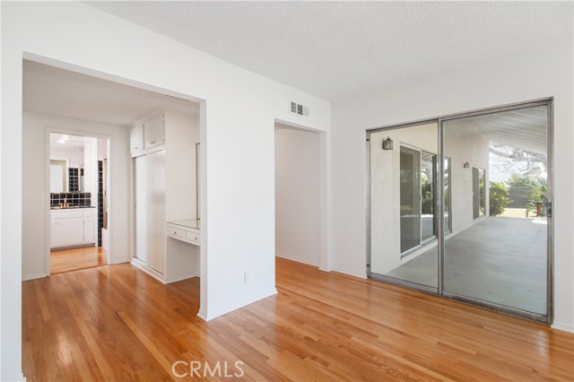 Detail Gallery Image 24 of 50 For 9659 Calvin, Northridge,  CA 91324 - 3 Beds | 3 Baths