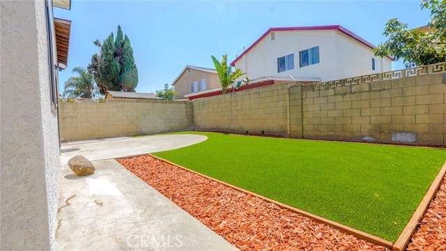 17425 Nauset Court, Carson CA: https://media.crmls.org/medias/e4e24104-c23c-4b11-a0ad-40c725ee73dc.jpg
