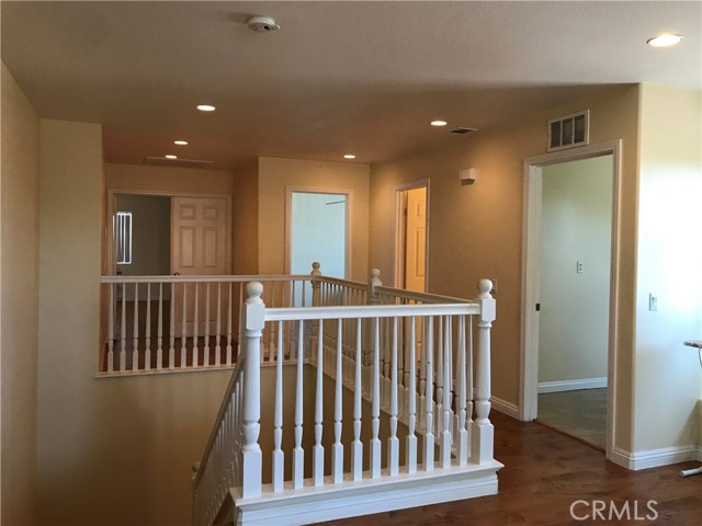 Detail Gallery Image 9 of 14 For 514 Carlye Dr, Corona,  CA 92882 - 4 Beds | 2/1 Baths