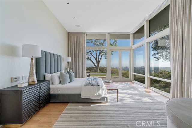 Detail Gallery Image 12 of 28 For 1436 Summitridge Dr, Beverly Hills,  CA 90210 - 4 Beds | 5/1 Baths