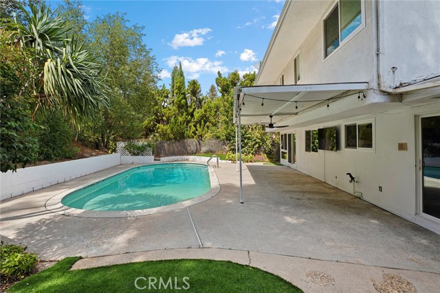 5789 Fairhaven Avenue, Woodland Hills CA: https://media.crmls.org/medias/e4e383b4-42cd-4ff0-9d3b-ace3b390c31f.jpg