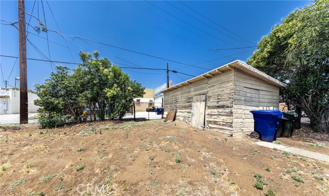124 S Olive Avenue, Rialto CA: https://media.crmls.org/medias/e4e384e4-4c16-43fe-b654-8c3a21f6647c.jpg