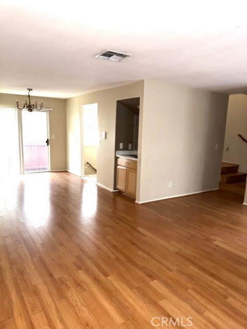 Detail Gallery Image 2 of 20 For 49 N Parkwood Ave #9,  Pasadena,  CA 91107 - 3 Beds | 2/1 Baths