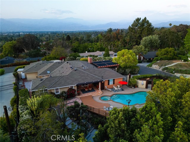 1215 Mira Monte Drive, Redlands CA: https://media.crmls.org/medias/e4e549a1-a0ec-46ca-889a-64b29e4b33be.jpg