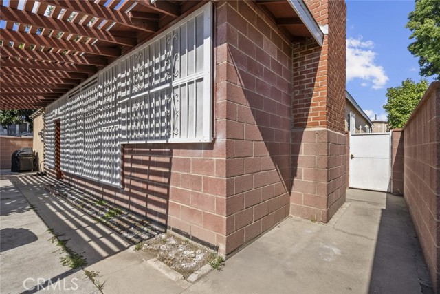 Detail Gallery Image 42 of 44 For 9625 Alexander Ave, South Gate,  CA 90280 - 3 Beds | 2 Baths