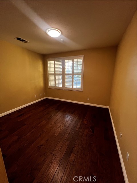 7090 Cottage Grove Drive, Eastvale CA: https://media.crmls.org/medias/e4e5ec32-e44e-4593-a9ab-a32c074ebc39.jpg