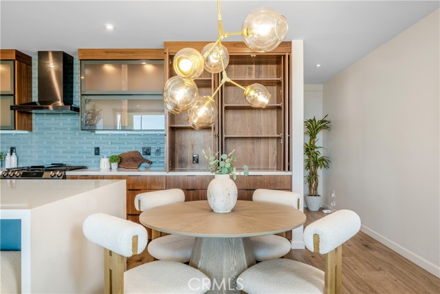 3901 E Livingston Drive, Long Beach CA: https://media.crmls.org/medias/e4e6127a-23da-409d-9b3b-a625c3b574eb.jpg