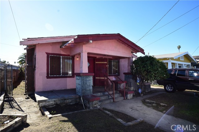 Detail Gallery Image 1 of 21 For 142 W 58th, Los Angeles,  CA 90037 - 2 Beds | 1 Baths