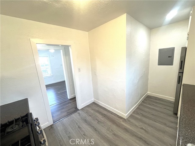 1702 W 60th Street, Los Angeles CA: https://media.crmls.org/medias/e4e6a4c3-e000-4c2f-bb86-f05b0bd67cdc.jpg