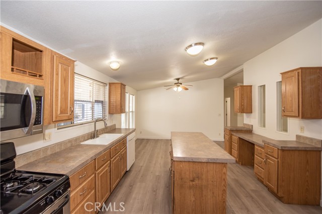 Detail Gallery Image 6 of 47 For 25350 Santiago #153,  Moreno Valley,  CA 92551 - 4 Beds | 3 Baths