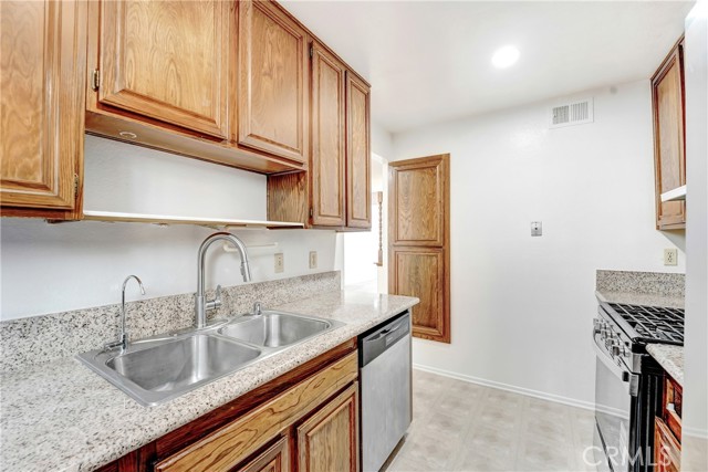 Detail Gallery Image 13 of 26 For 437 Ivy St #4,  Glendale,  CA 91204 - 2 Beds | 1/1 Baths