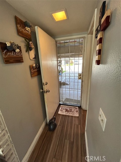 Detail Gallery Image 10 of 38 For 3706 Live Oak Creek Way, Ontario,  CA 91761 - 3 Beds | 2/1 Baths