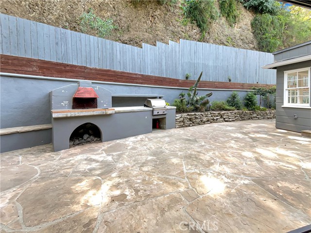 2252 Verde Oak Drive, Los Angeles CA: https://media.crmls.org/medias/e4e81b14-c0df-436e-90fc-246b4ea271cf.jpg