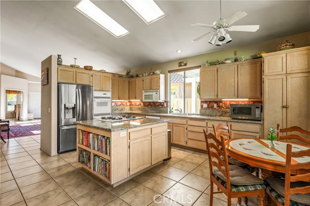 Detail Gallery Image 44 of 54 For 40465 via Camposeco, Murrieta,  CA 92562 - 3 Beds | 2 Baths