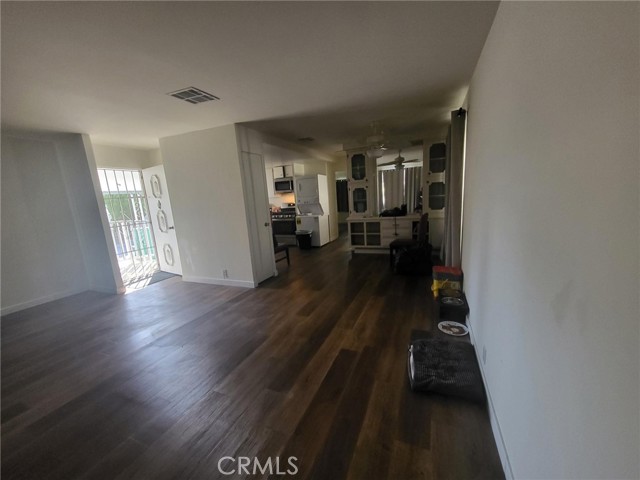 Detail Gallery Image 4 of 4 For 25 Veronica Way, –,  CA 91345 - 1 Beds | 1 Baths