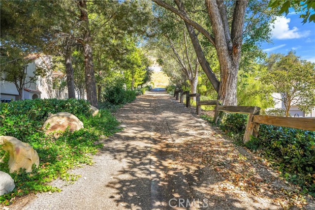 Detail Gallery Image 22 of 28 For 11326 Old Ranch Cir, Chatsworth,  CA 91311 - 3 Beds | 2/1 Baths