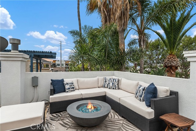 117 Alabama Street, Huntington Beach CA: https://media.crmls.org/medias/e4e94c75-3273-4193-a1b0-a77c544dc33c.jpg