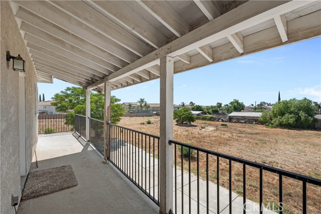 6953 Sierra Avenue, Fontana CA: https://media.crmls.org/medias/e4e965ff-4e1c-4ac1-b750-ecf6c4623af1.jpg