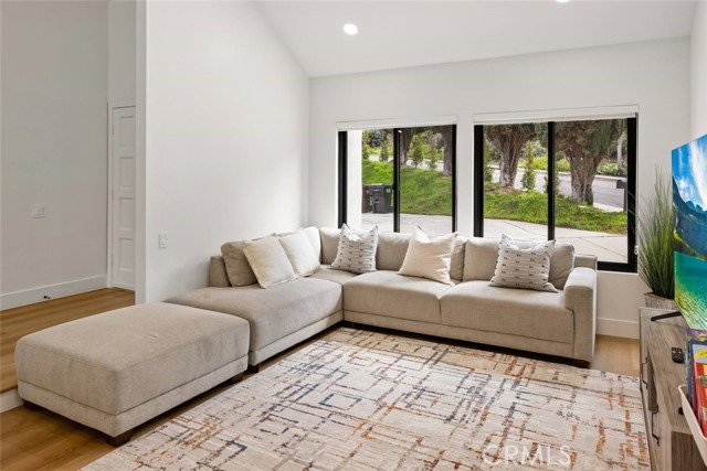 3310 Punta Del Este Drive, Hacienda Heights CA: https://media.crmls.org/medias/e4e986bc-7fe6-4a09-8cd2-8f17593be9a7.jpg