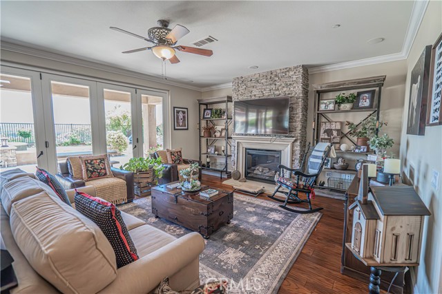22348 Driftwood Court, Saugus CA: https://media.crmls.org/medias/e4ea101a-47ee-49ad-a6f8-e9d9aacea511.jpg
