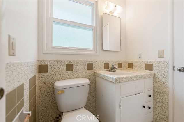9301 Dewey Drive, Garden Grove CA: https://media.crmls.org/medias/e4eb0493-1658-452c-8003-f36a7cc1c830.jpg