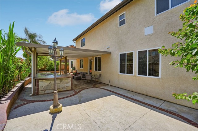 13856 Casablanca Court, Eastvale CA: https://media.crmls.org/medias/e4eb72fc-5104-48c9-a138-2e874972e5da.jpg
