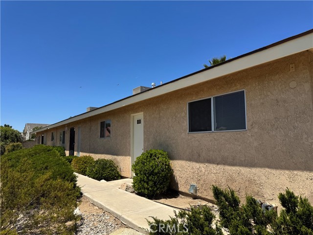 16156 Wato Road, Apple Valley CA: https://media.crmls.org/medias/e4eb9f1c-c4f4-4513-989a-12a84b7b7f23.jpg