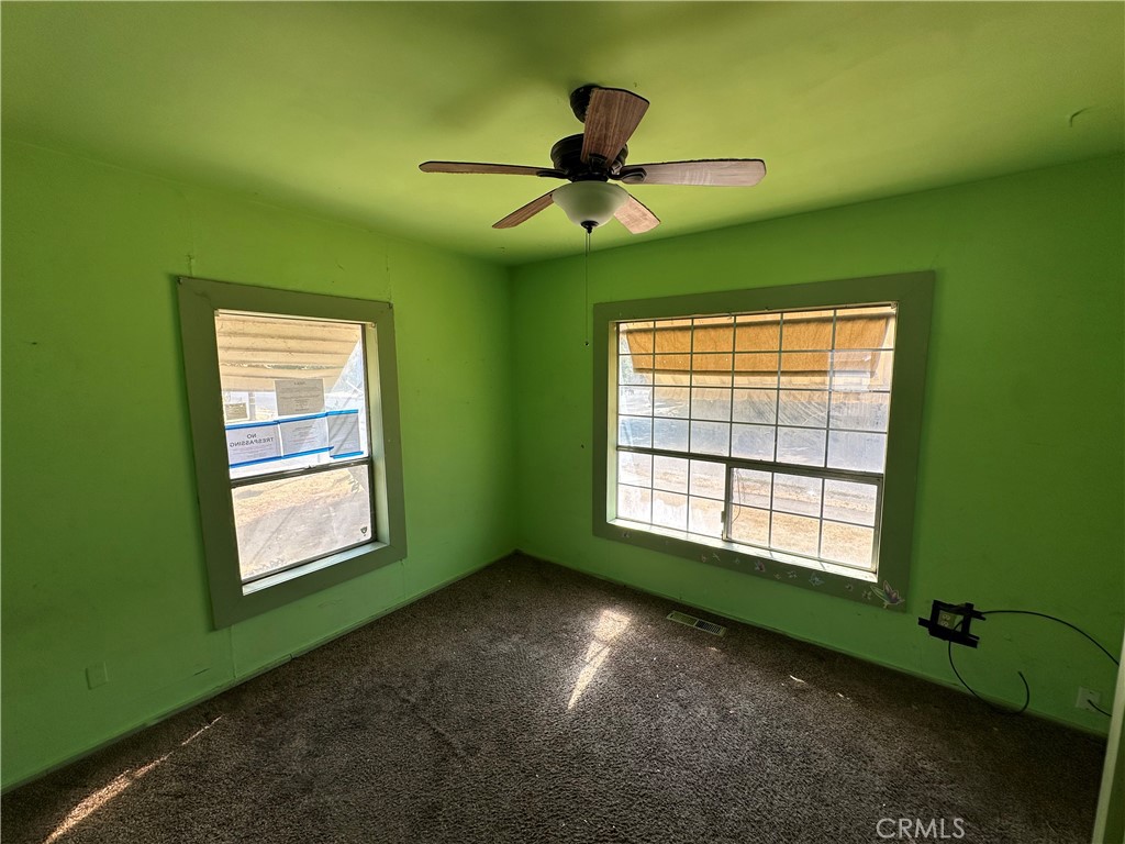 https://media.crmls.org/medias/e4ebdb15-4624-4128-b76c-338128604293.jpg?preset=X-Large