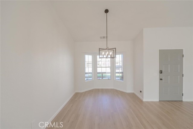 Detail Gallery Image 7 of 29 For 12993 Sundown Rd, Victorville,  CA 92392 - 4 Beds | 2 Baths